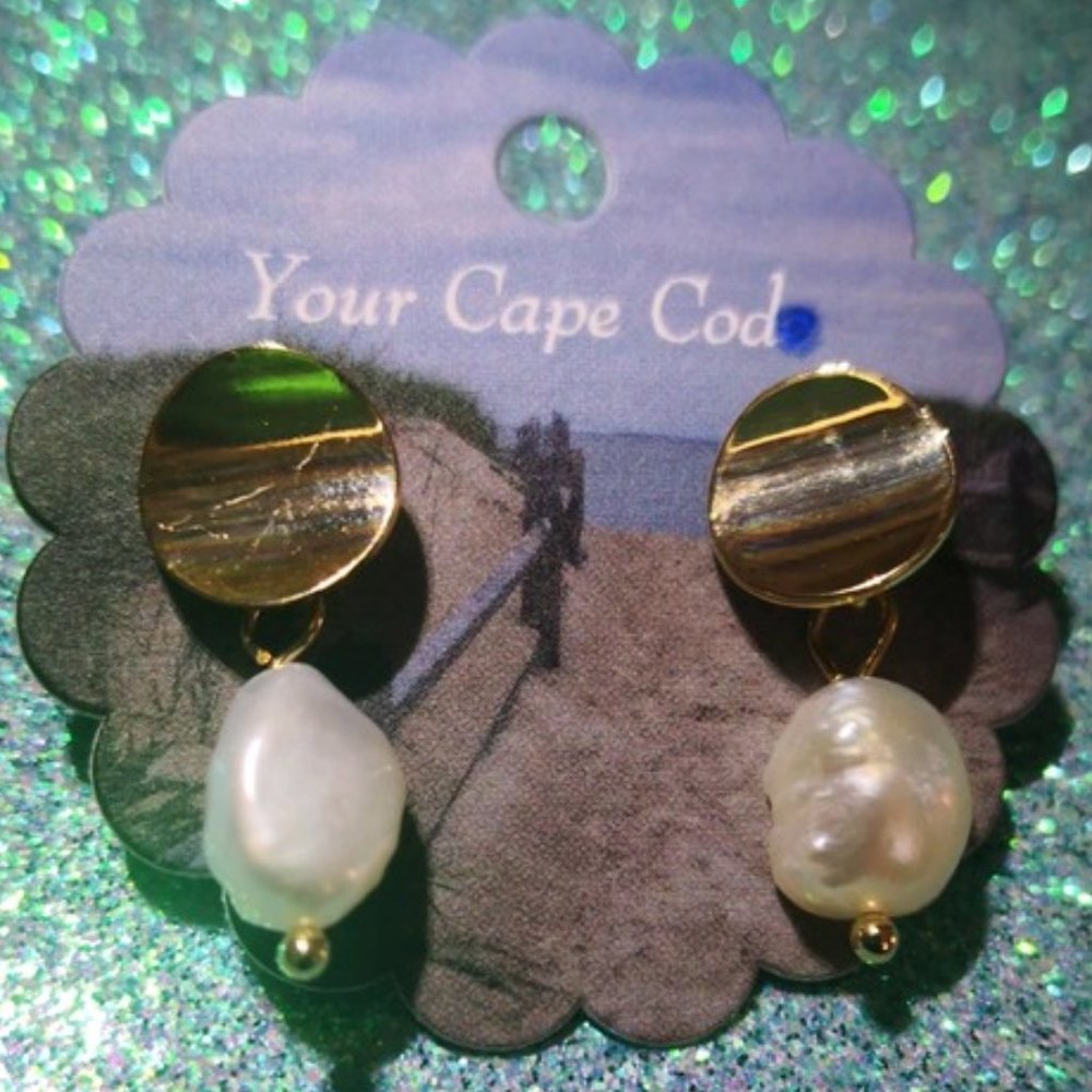 White Baroque Pearl Drop Earrings.new